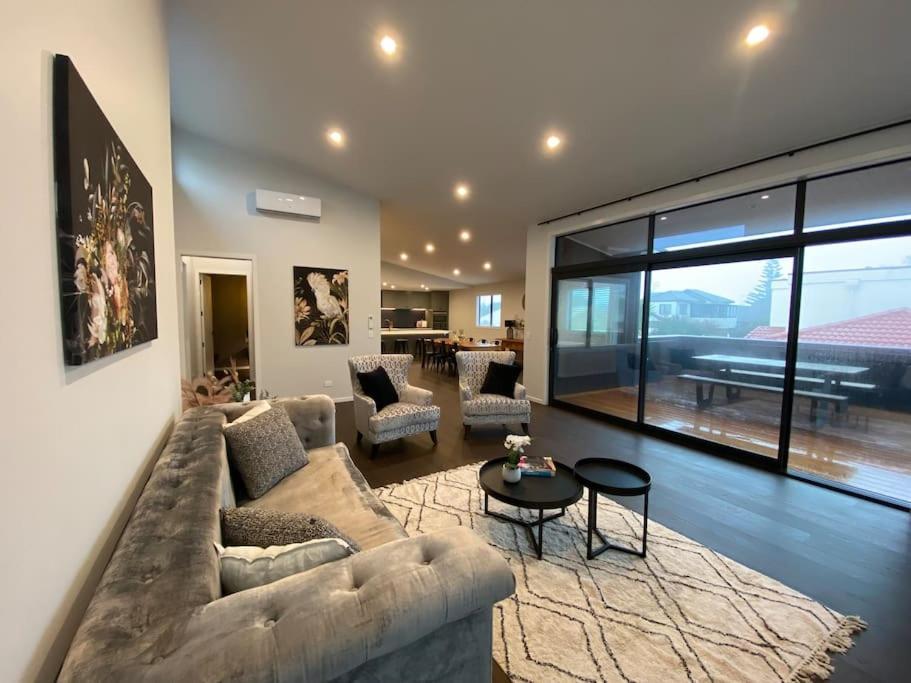 Luxury Escape In Cbd - Walking Distance To Town Villa Tauranga Exterior photo